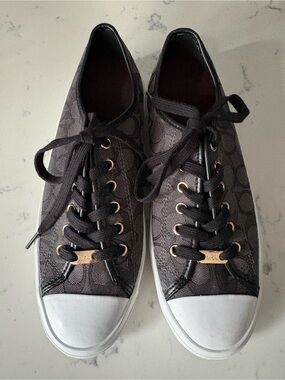 Coach Women’s Empire Outline Sneaker. Size 9.5.
